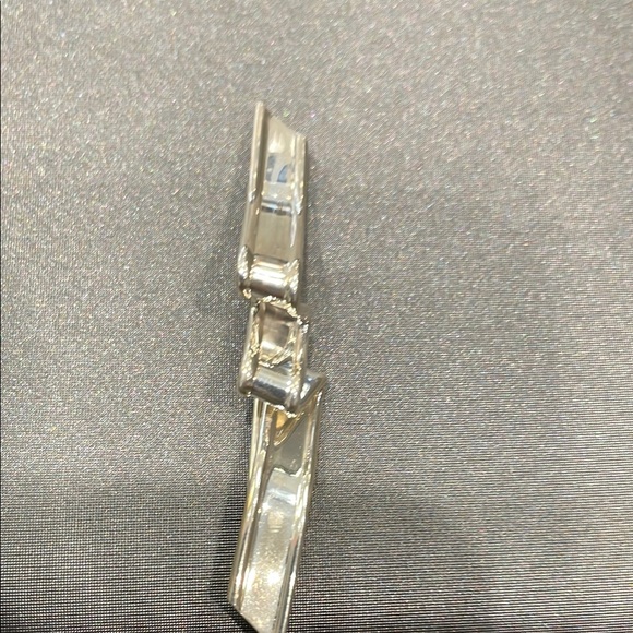 Elegant Silver Brooche.